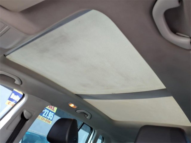 Used 2017 Volkswagen Tiguan Wolfsburg Edition image 15