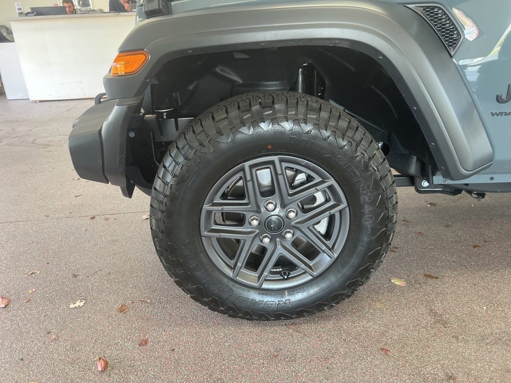 Certified 2025 Jeep Wrangler Sport S image 4