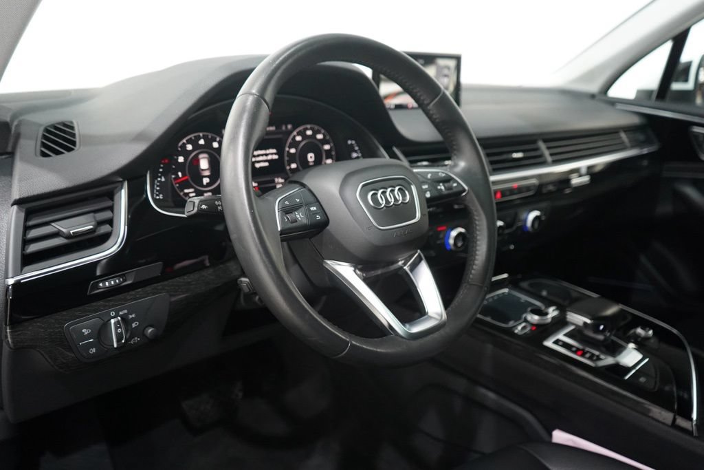 Used 2019 Audi Q7 3.0T Premium Plus w/ Premium Plus Package AWD/4WD image 16