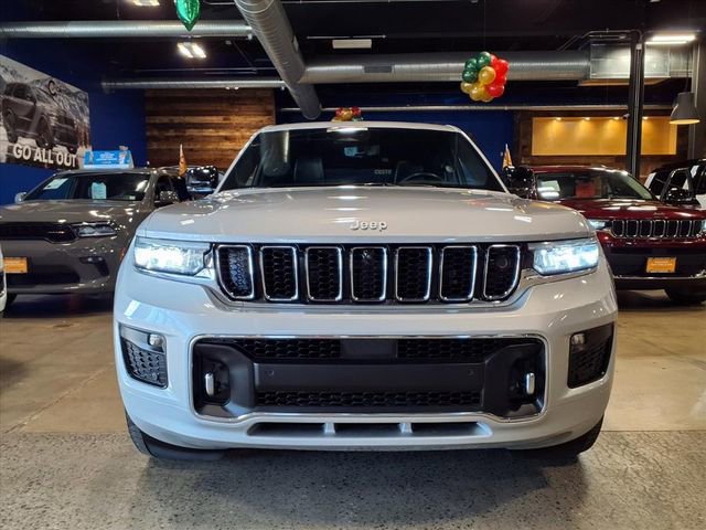 Used 2024 Jeep Grand Cherokee L Overland w/ Advanced Protech Group III image 3