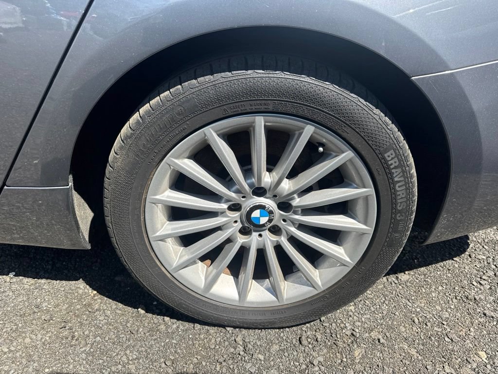 Used 2011 BMW 550i Gran Turismo xDrive AWD/4WD image 25