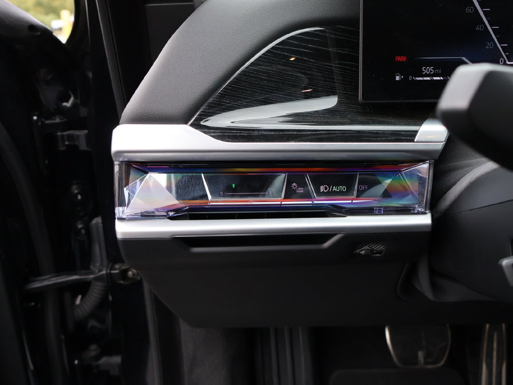 Certified 2026 BMW 740i xDrive AWD/4WD image 31