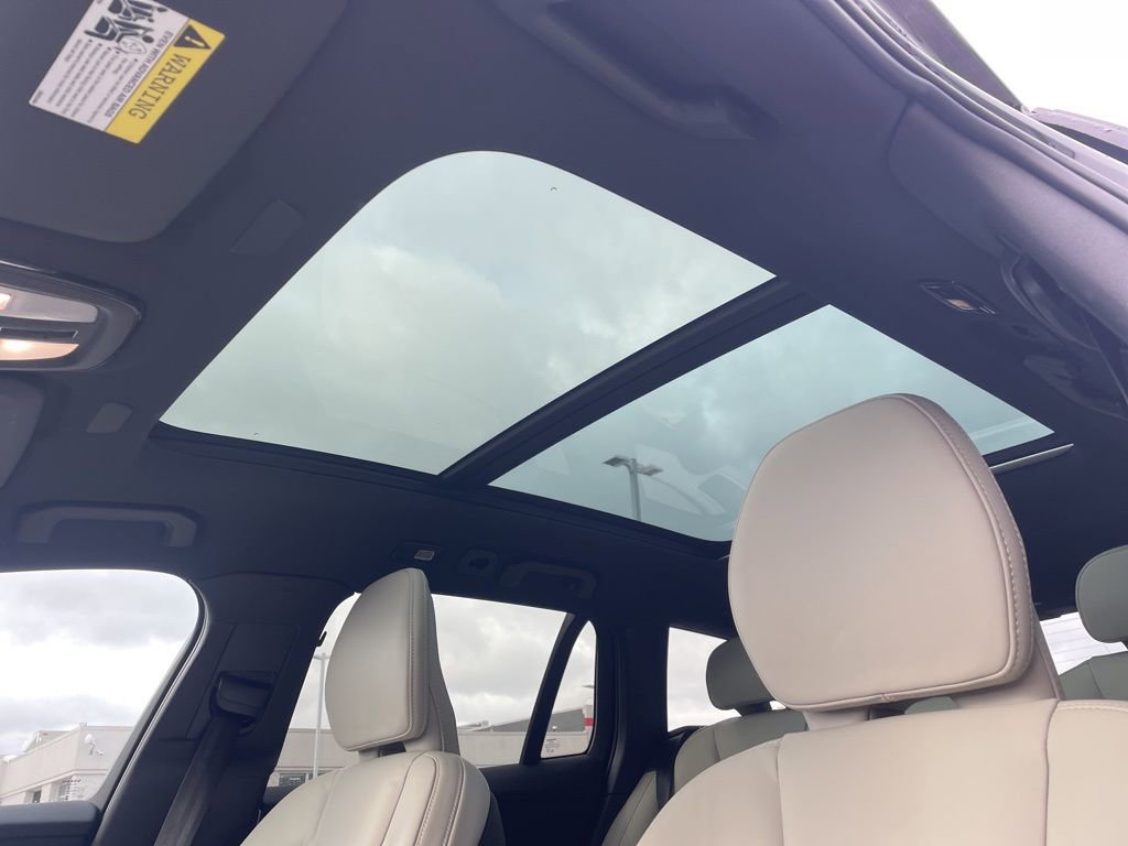 Certified 2025 Volvo V60 B5 Cross Country Ultra image 21
