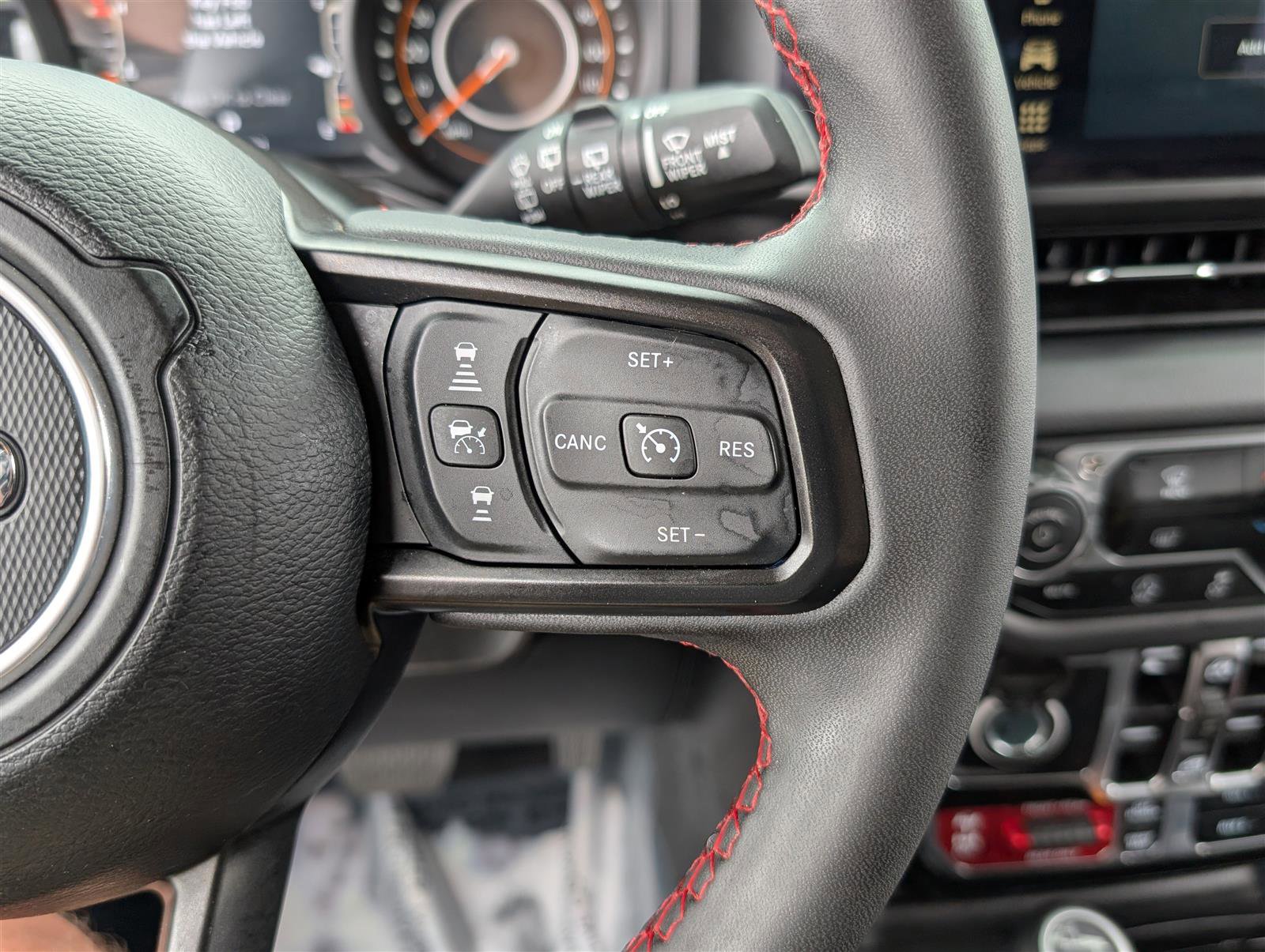 Used 2024 Jeep Wrangler Rubicon image 23