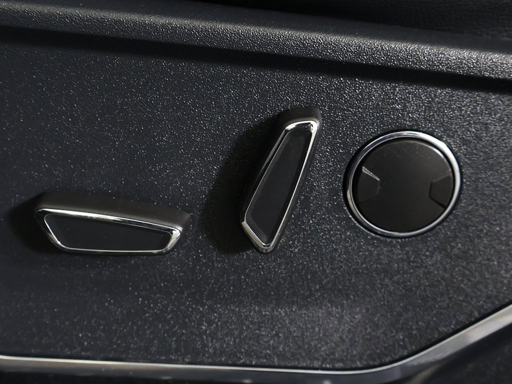 Used 2023 Ford F150 Lariat w/ Equipment Group 502A High image 37