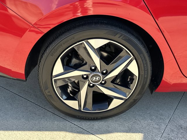 Used 2021 Hyundai Elantra Limited image 20