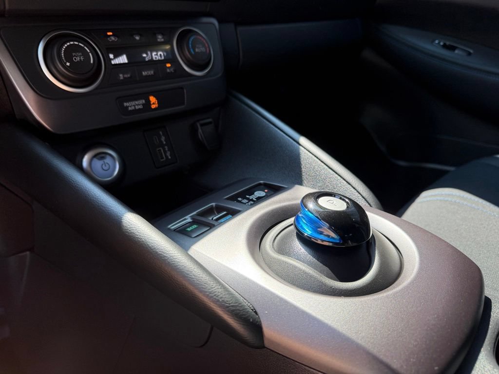 Certified 2025 Nissan Leaf S FWD image 21