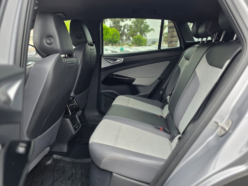 Used 2023 Volkswagen ID.4 Pro RWD image 16