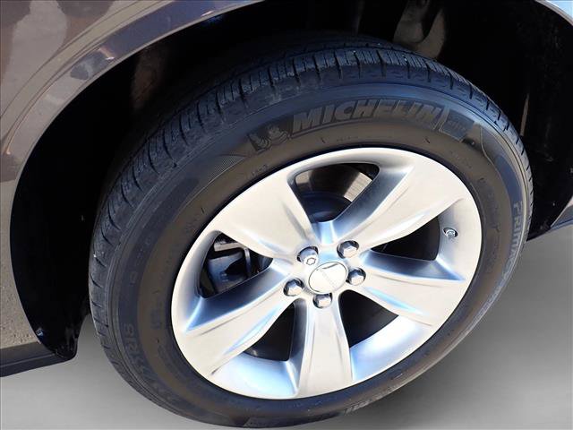 Used 2022 Dodge Challenger SXT RWD image 7