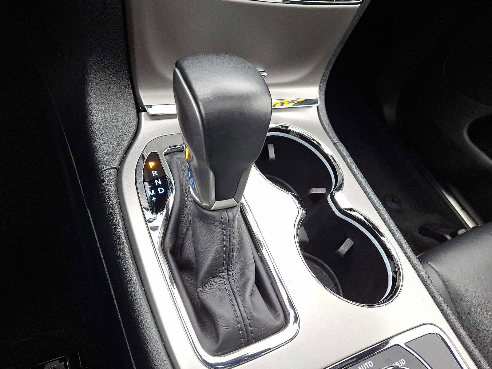 Used 2022 Jeep Grand Cherokee Limited image 15