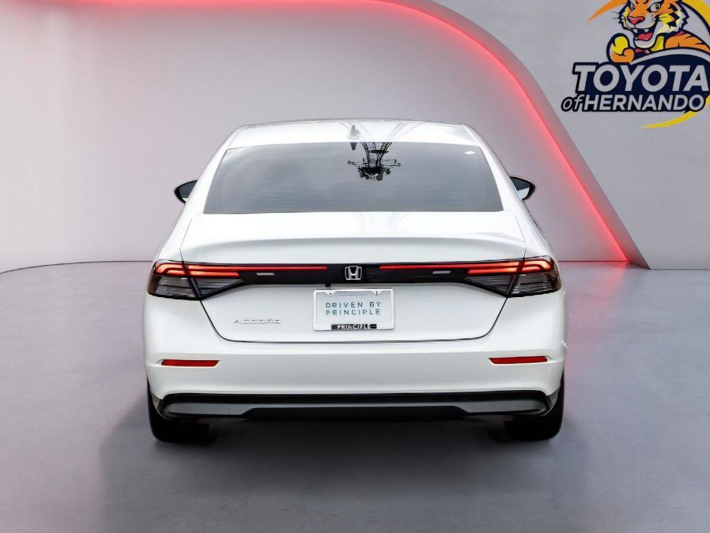 Used 2023 Honda Accord EX image 6