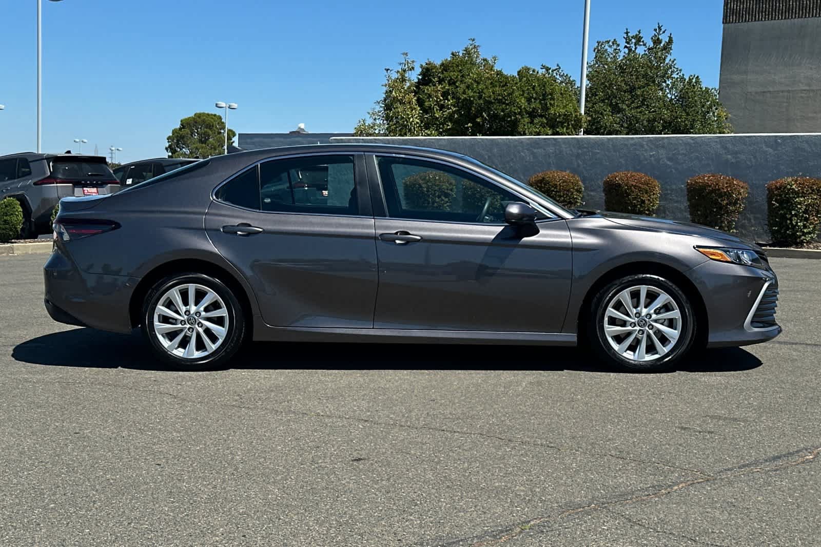 Used 2023 Toyota Camry LE FWD image 6