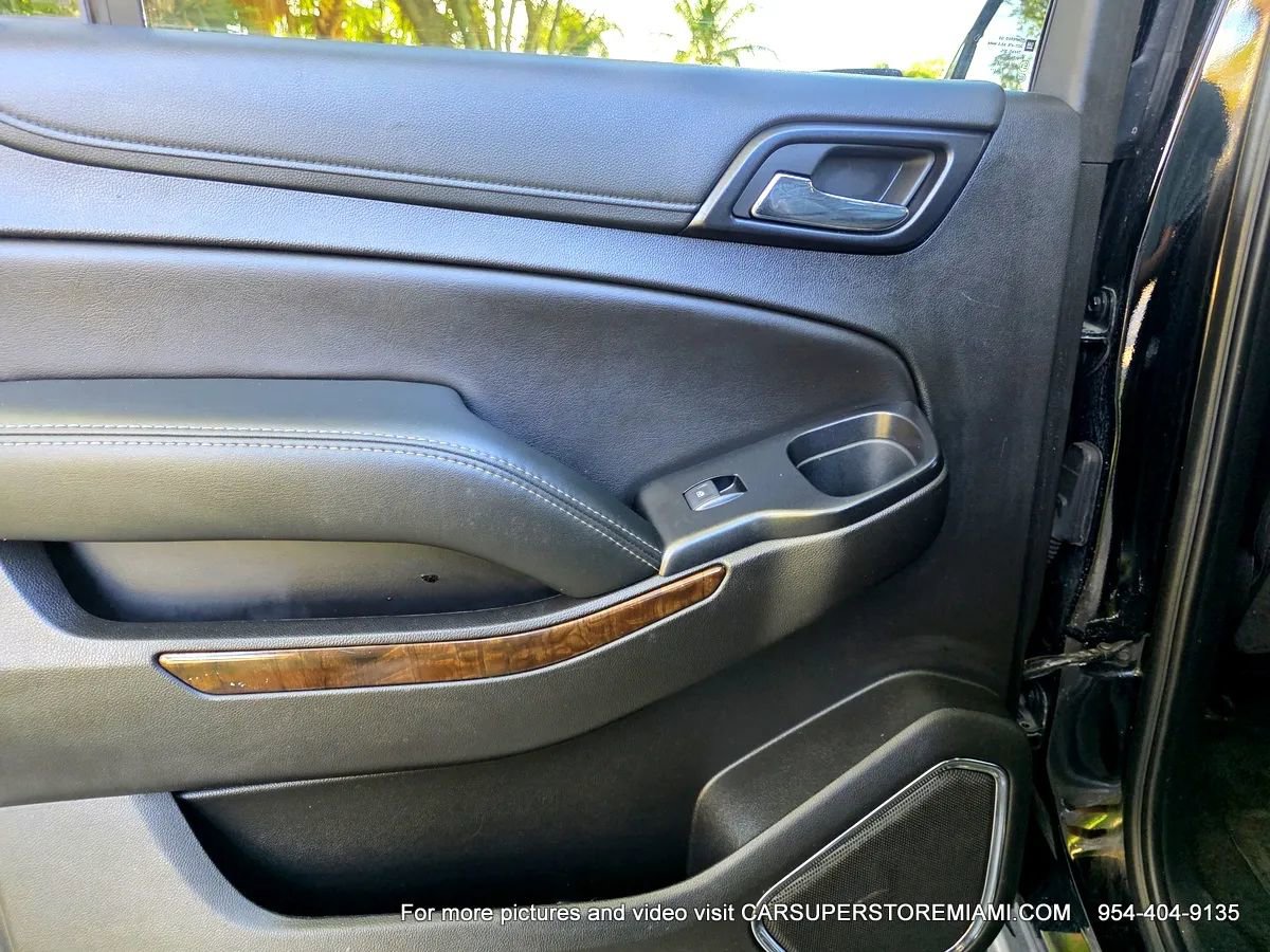 Used 2018 Chevrolet Suburban LT RWD image 36