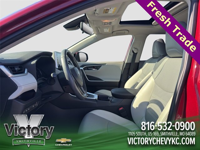 Used 2021 Toyota RAV4 Limited image 9