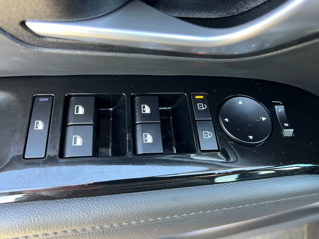 Used 2025 Hyundai Tucson Limited image 12