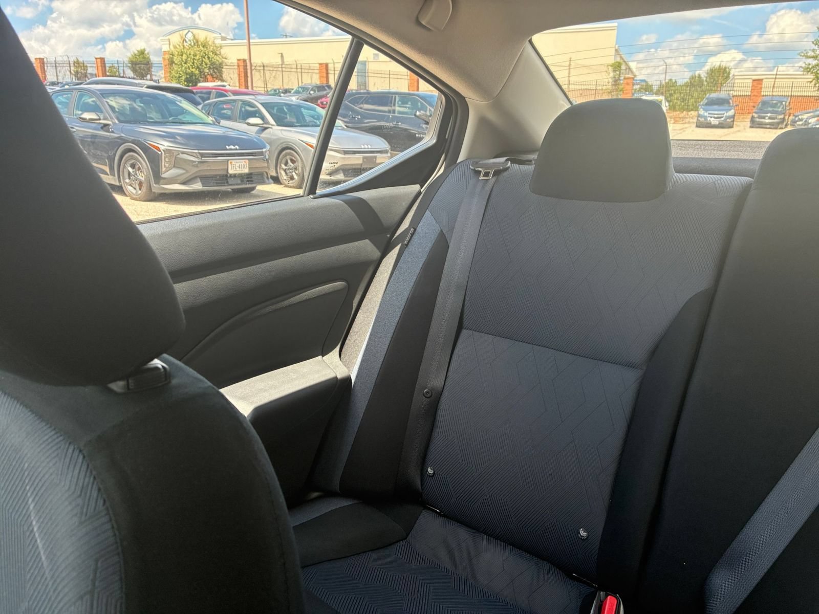 Used 2025 Nissan Versa SV FWD image 34
