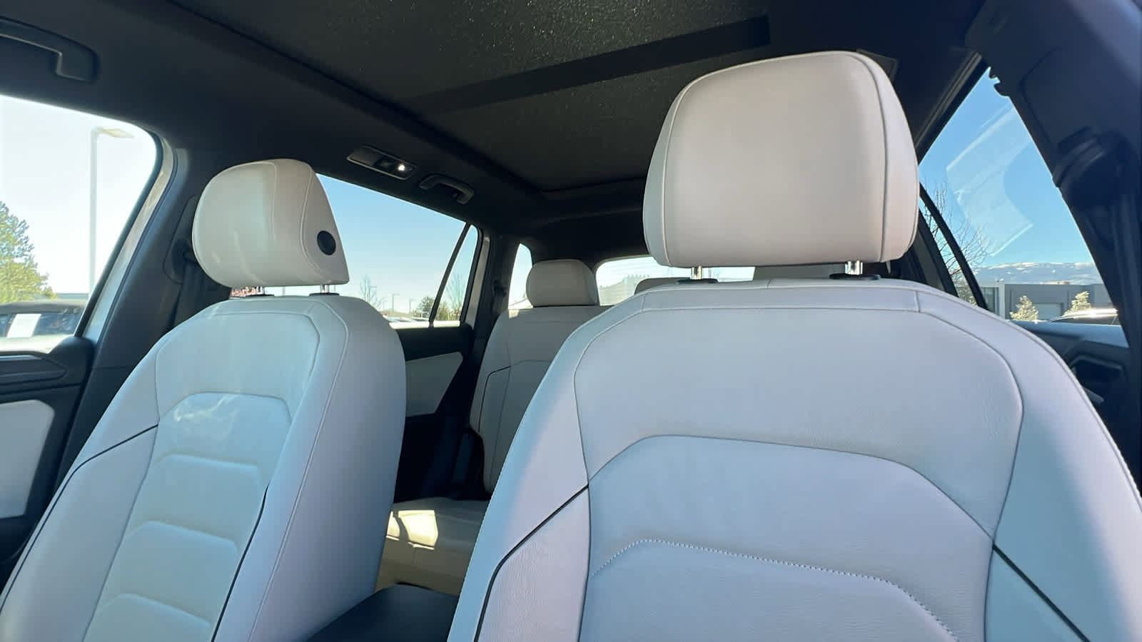 Certified 2020 Volkswagen Tiguan SEL Premium R-Line image 11