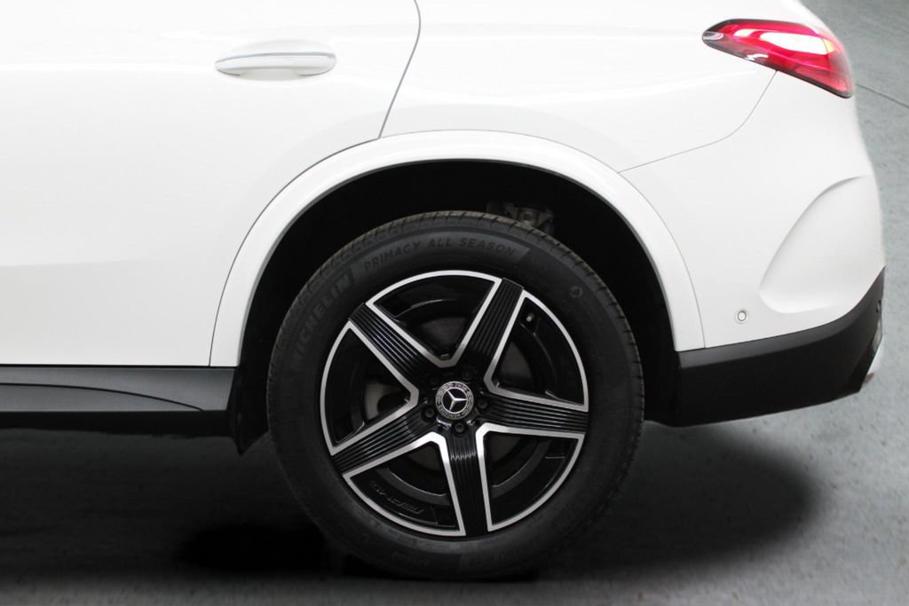 Used 2024 Mercedes-Benz GLC 300 image 8