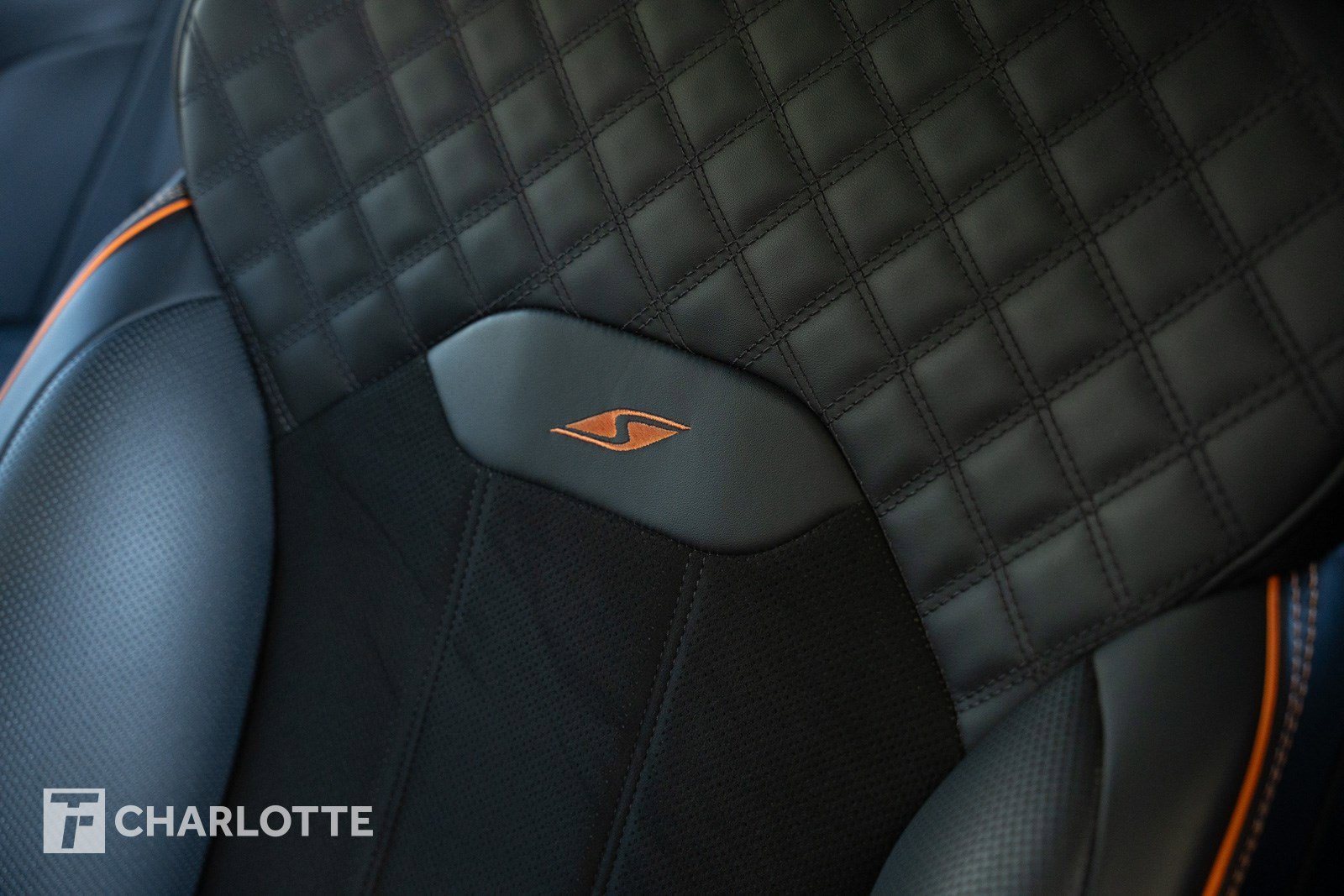 Used 2025 Bentley Bentayga image 21