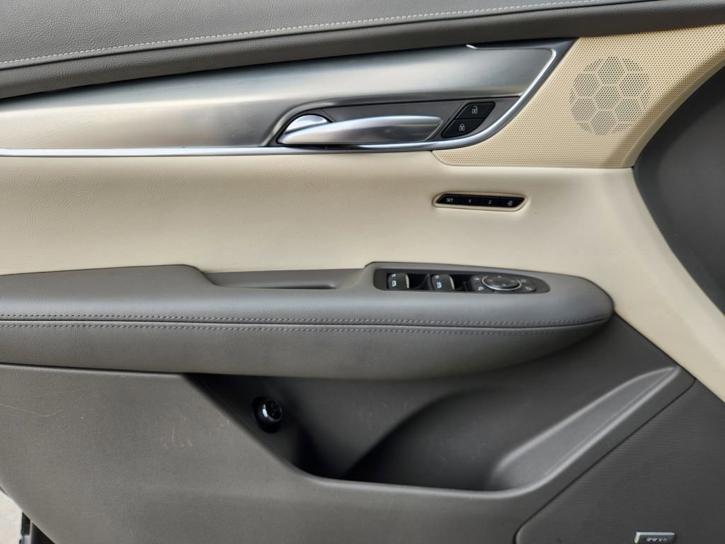 Used 2019 Cadillac XT5 Luxury image 23