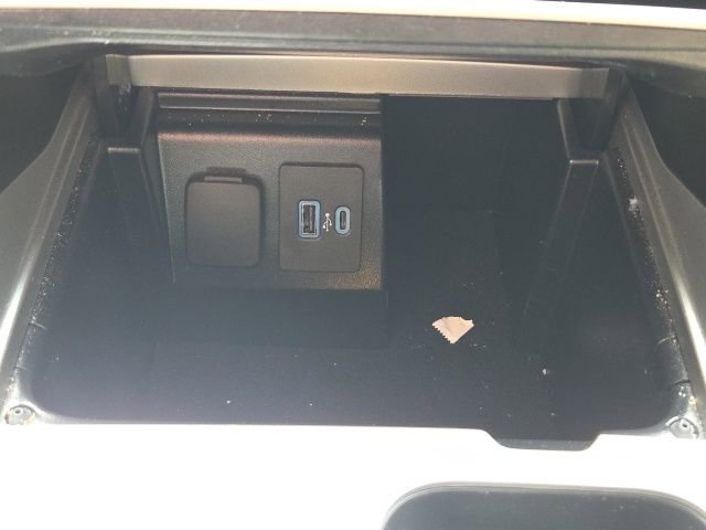 Used 2023 Ford Explorer XLT image 35