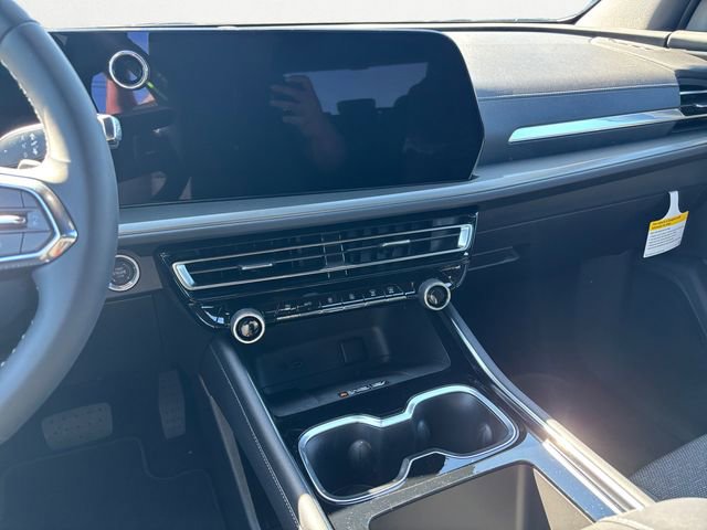 New 2026 Chevrolet Traverse LT w/ Midnight/Sport Edition FWD image 11