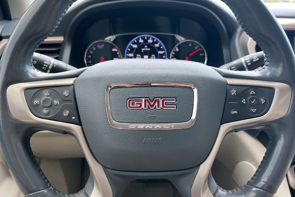 Used 2021 GMC Acadia Denali w/ Denali Technology Package FWD image 28