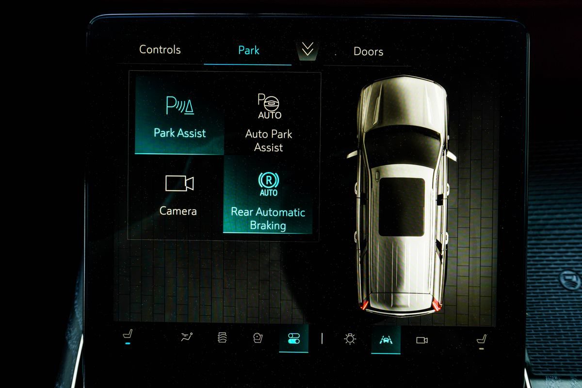 Used 2026 Cadillac Escalade Luxury w/ Touring Package image 25