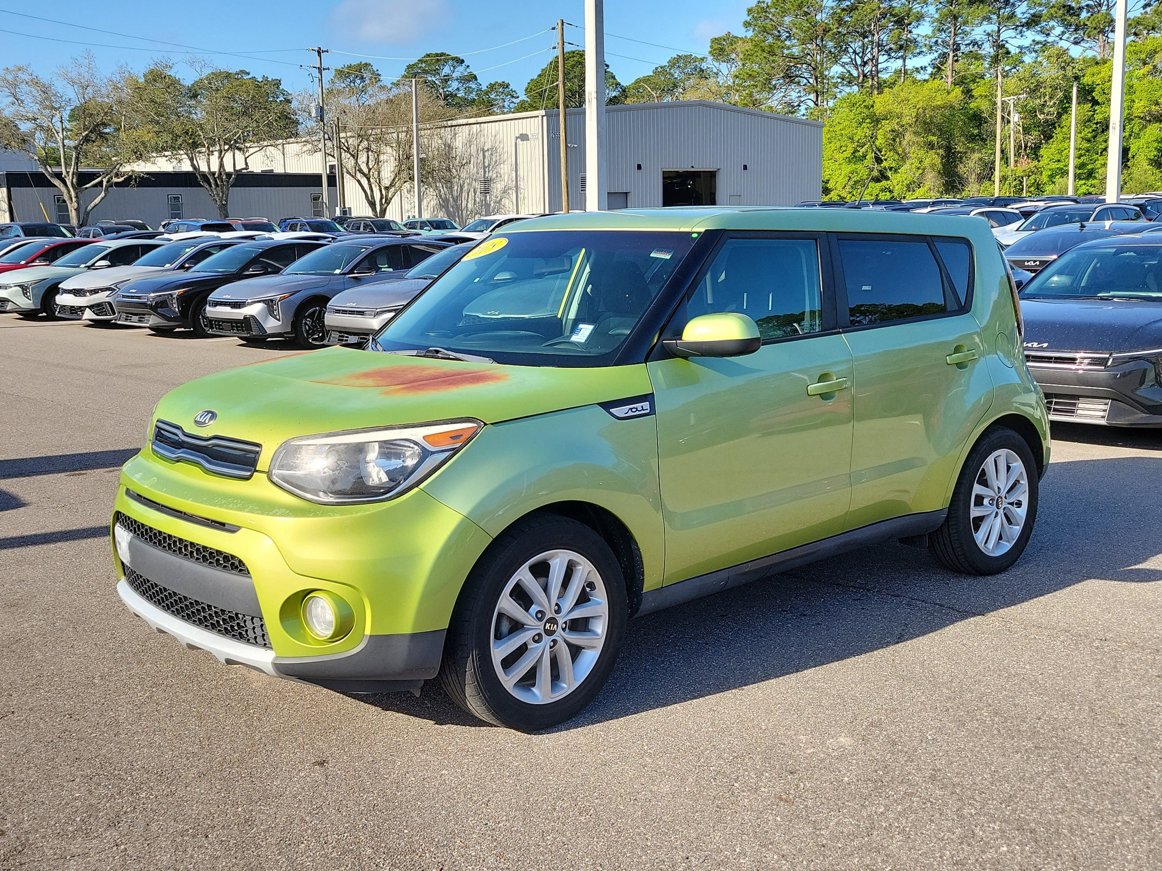 Used 2018 Kia Soul + image 3