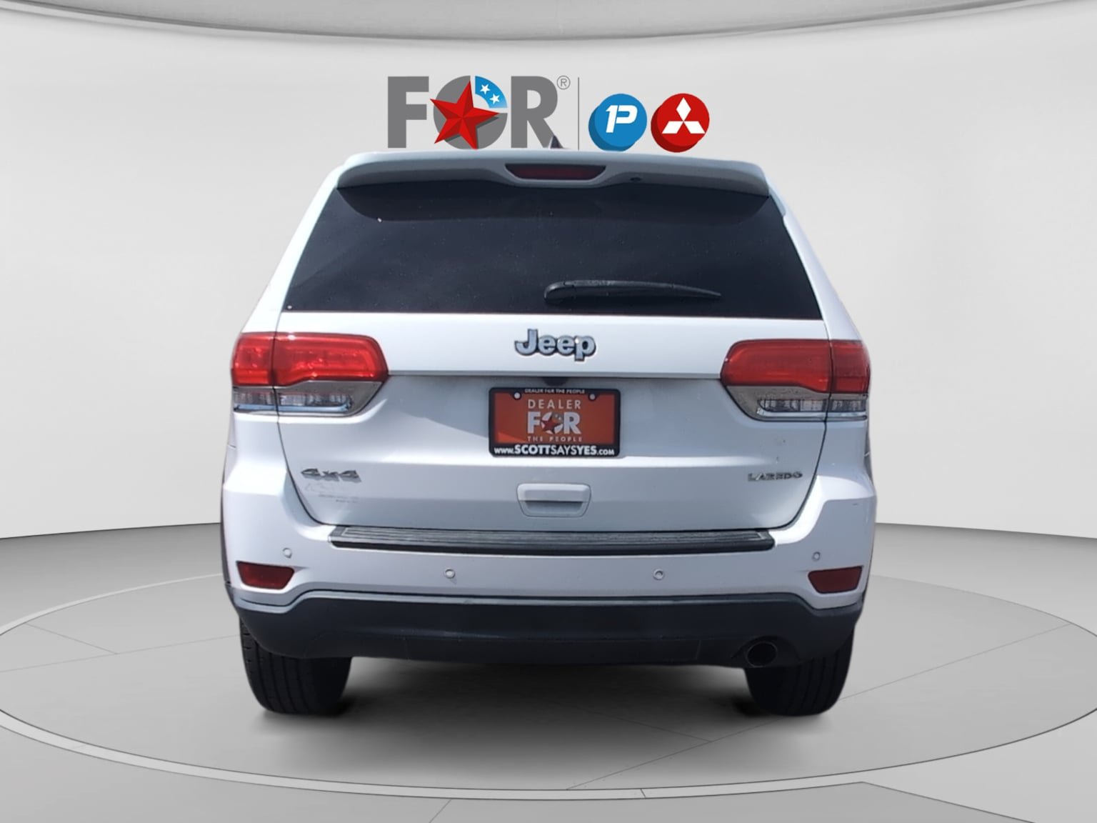Used 2018 Jeep Grand Cherokee Laredo AWD/4WD image 4