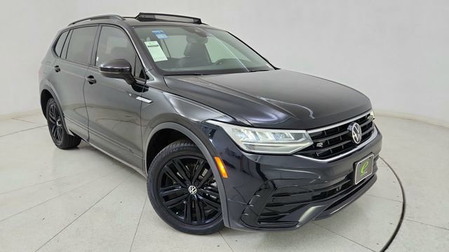 Used 2022 Volkswagen Tiguan SE R-Line image 1
