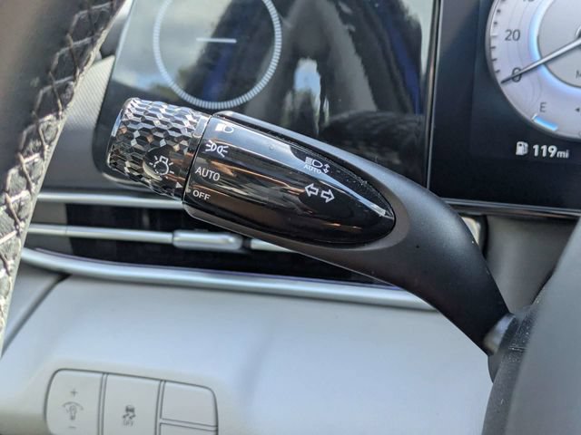 Used 2024 Hyundai Elantra Limited FWD image 27