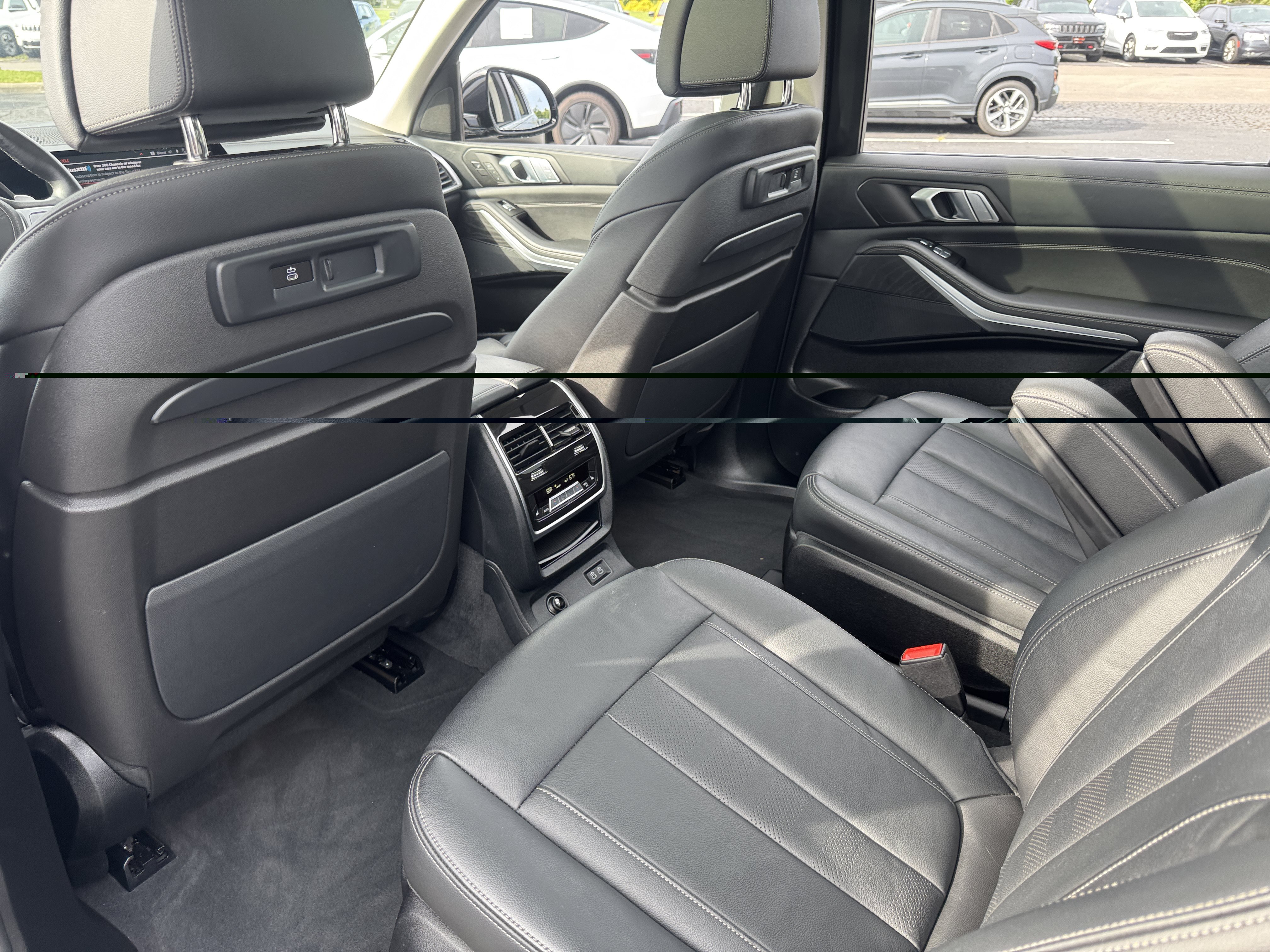Used 2022 BMW X7 xDrive40i w/ Executive Package AWD/4WD image 19