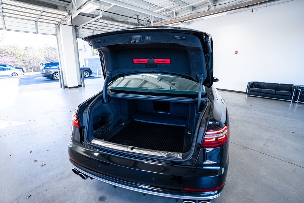 Used 2020 Audi S8 L image 58