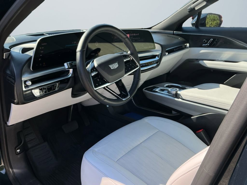 Used 2024 Cadillac Lyriq Sport w/ LPO, Floor Liner Package AWD/4WD image 11