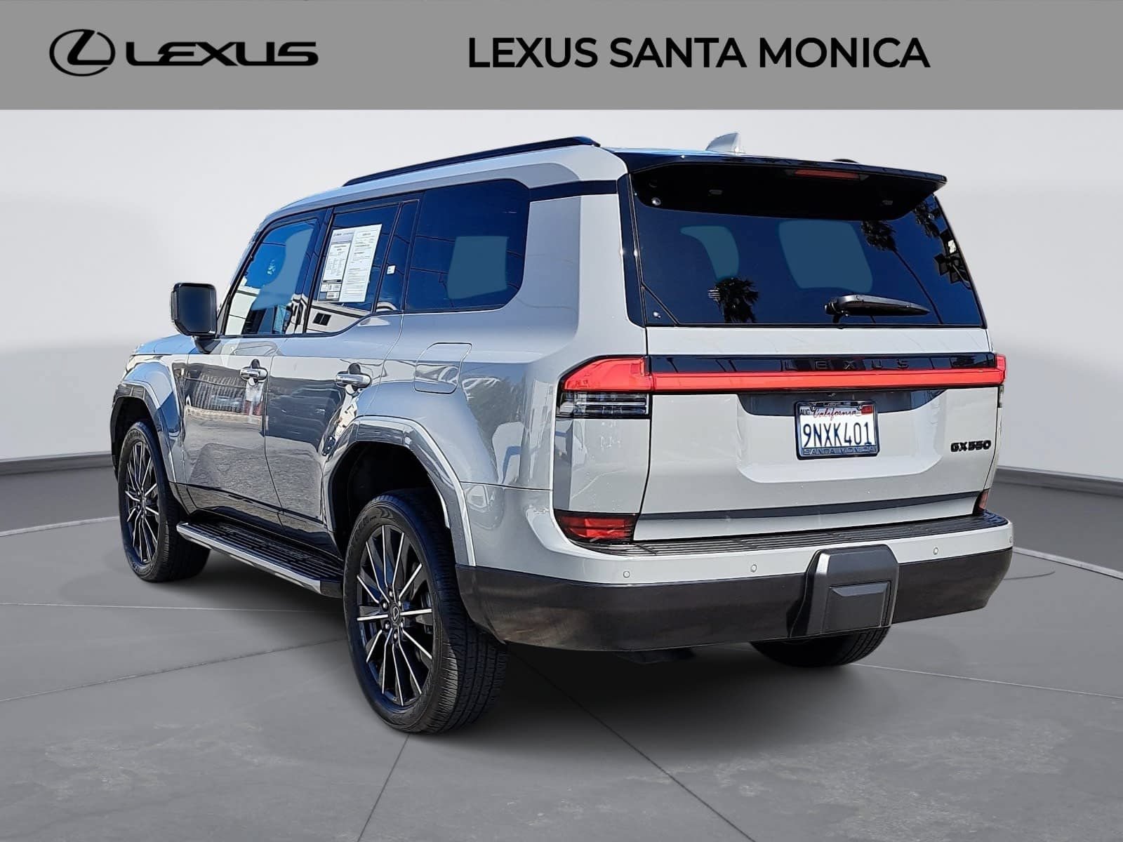 Used 2024 Lexus GX 550 w/ Cold Area Package AWD/4WD image 7