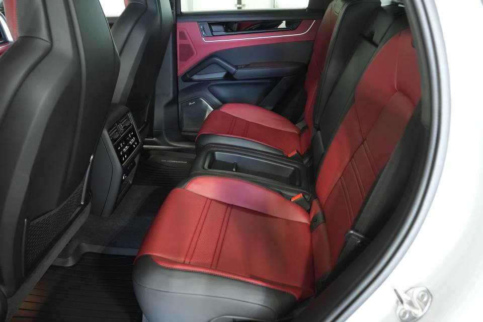 New 2026 Porsche Cayenne Turbo GT image 27
