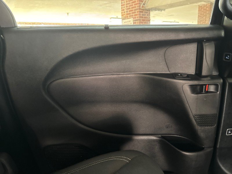 Used 2020 Chrysler Pacifica Touring w/ S Appearance Package FWD image 10