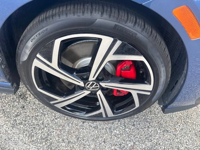Used 2026 Volkswagen GTI SE FWD image 11