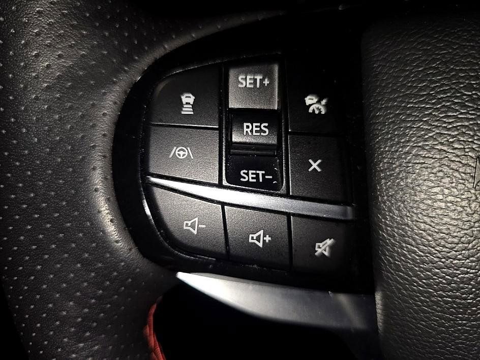 Used 2023 Ford Explorer ST-Line image 15