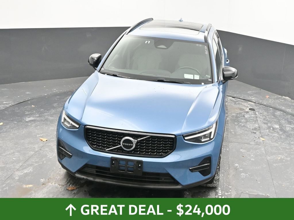 Used 2024 Volvo XC40 B5 Core image 34