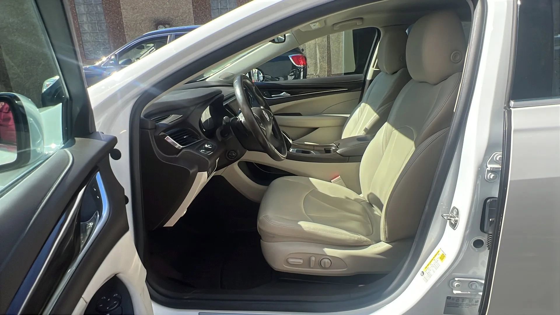 Used 2017 Buick LaCrosse Preferred image 27