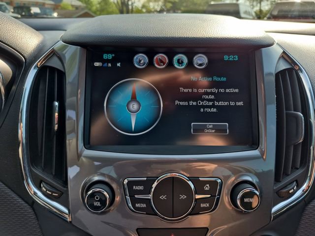 Used 2018 Chevrolet Cruze LT w/ Sun And Sound Package image 21