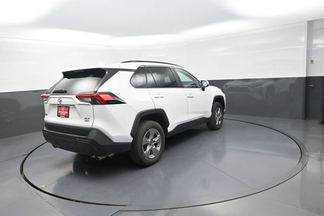 Used 2025 Toyota RAV4 XLE AWD/4WD image 3