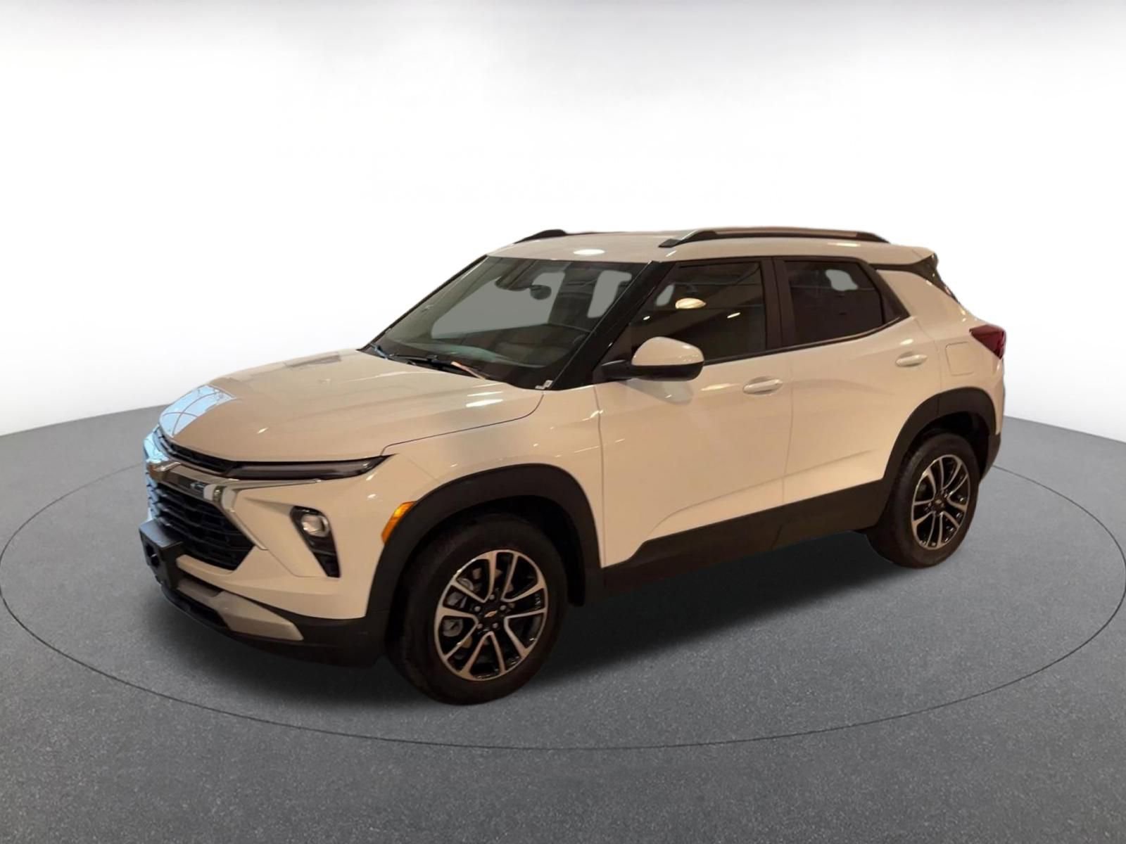 Used 2025 Chevrolet TrailBlazer LT image 8