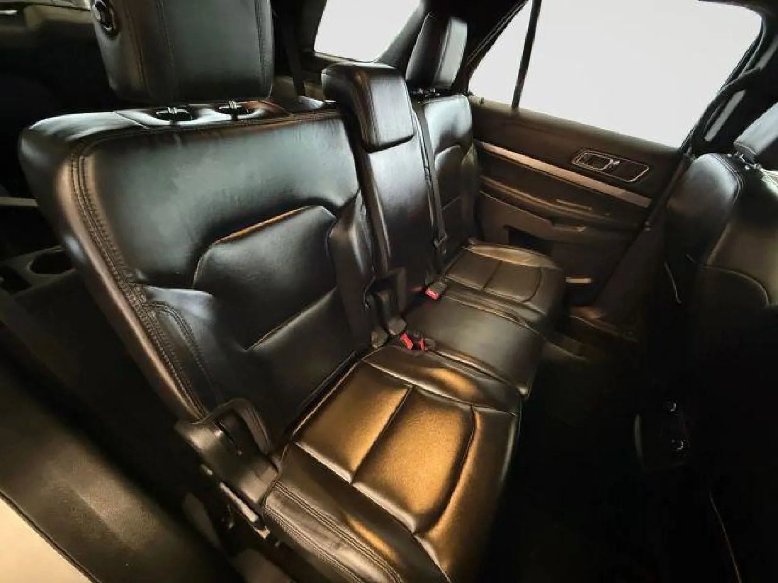 Used 2019 Ford Explorer XLT w/ Equipment Group 202A image 14