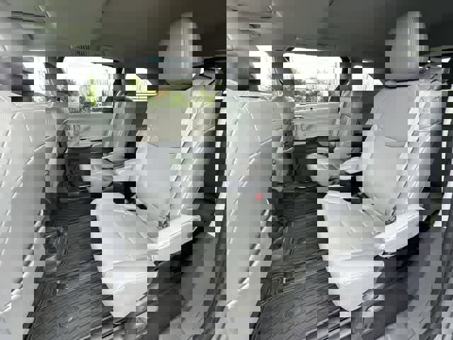 Used 2023 Toyota Sienna XLE image 19