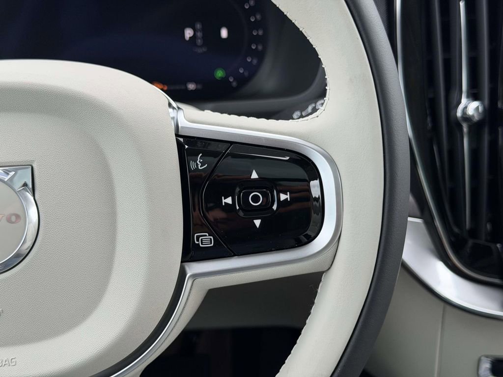 New 2026 Volvo XC90 B6 Ultra w/ Protection Package Premier AWD/4WD image 9