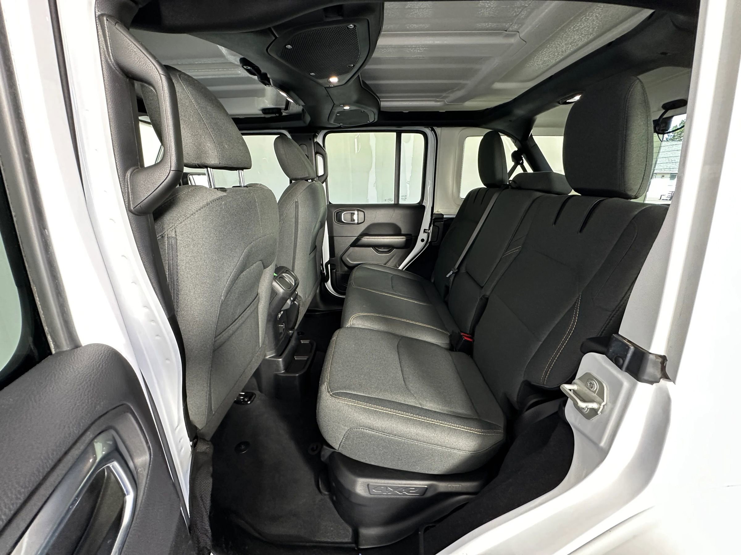 Used 2024 Jeep Wrangler Unlimited Sahara image 26