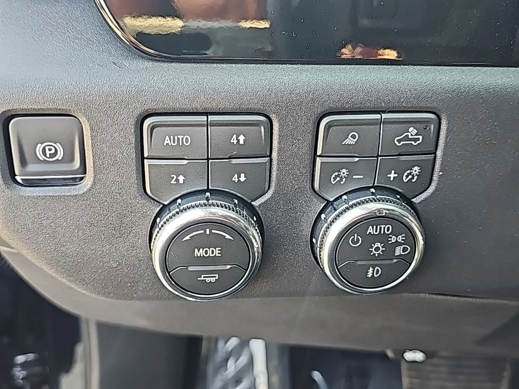 New 2026 GMC Sierra 1500 SLT AWD/4WD image 18